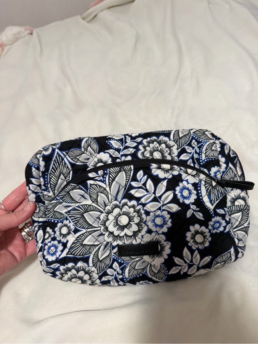 Vera Bradley Iconic Medium Floral Quilted Cosmetic Pouch Snow Lotus Floral
